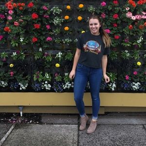 Meet your Posher, Danica